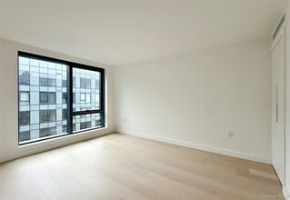 144-49 Northern Blvd in Queens, NY - Building Photo - Building Photo