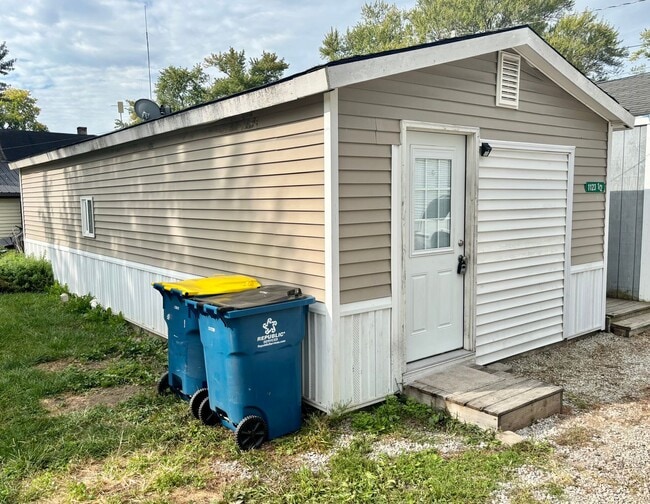 property at 1123 W South St
