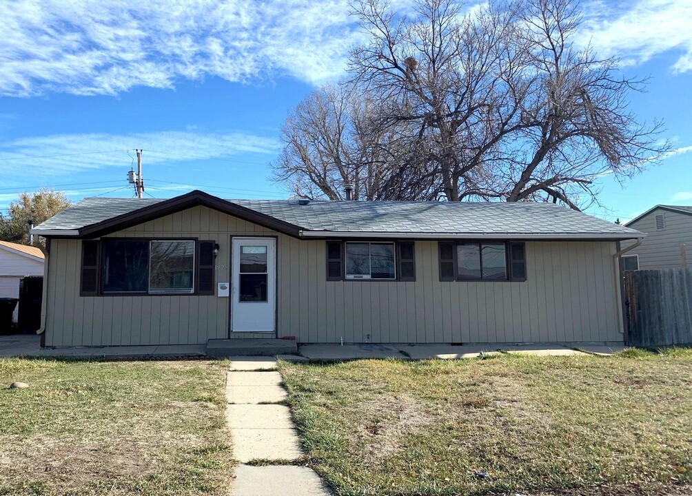 1925 Laramie Ave in Casper, WY - Foto de edificio