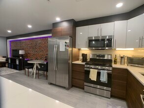 9 University Rd, Unit B in Brookline, MA - Building Photo - Building Photo