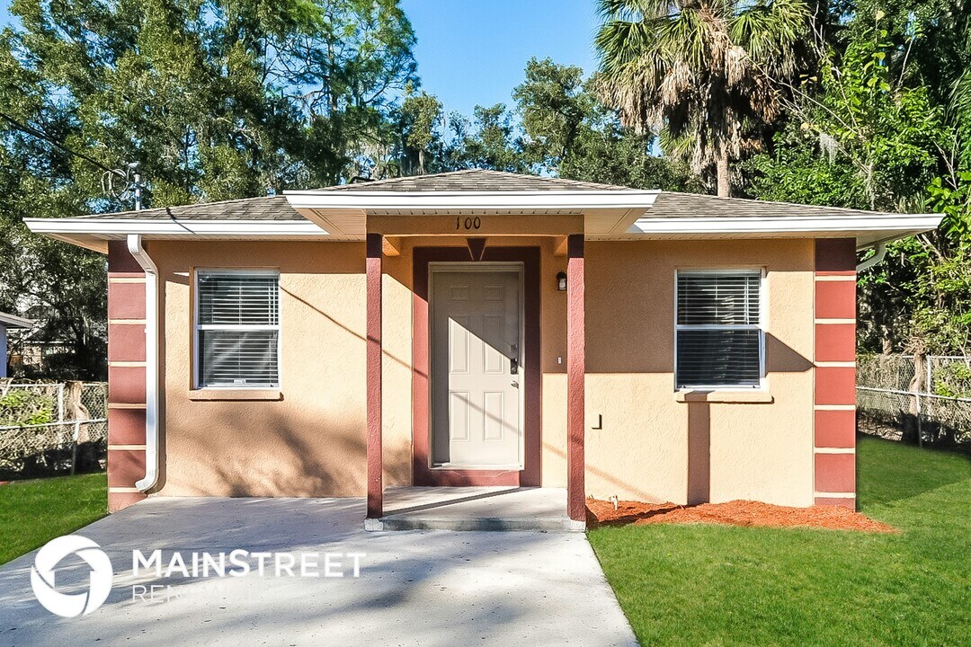 1002 W Madison St in Plant City, FL - Building Photo