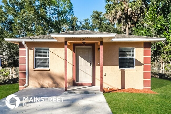 property at 1002 W Madison St
