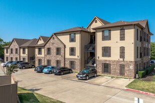 The Talon in Denton, TX - Building Photo