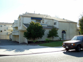 539-541 Hamilton St in Costa Mesa, CA - Building Photo - Building Photo