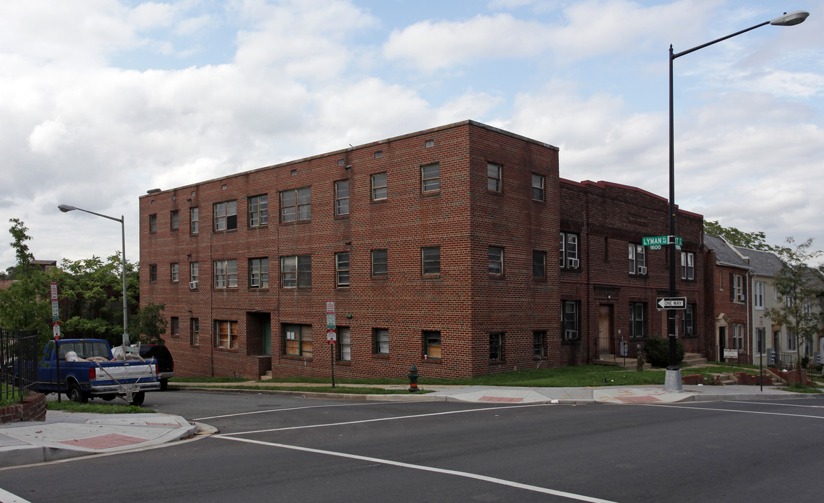 1140 17th St NE in Washington, DC - Building Photo