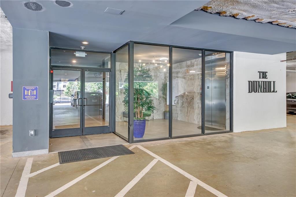 6890 Peachtree Dunwoody Rd in Atlanta, GA - Building Photo