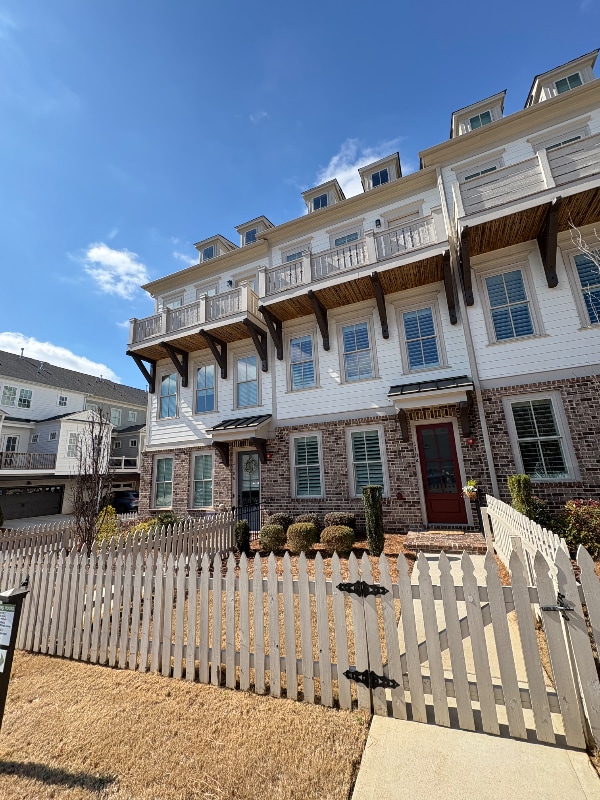 property at 1104 Thomas St