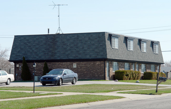 3930 75th Pl in Merrillville, IN - Foto de edificio - Building Photo