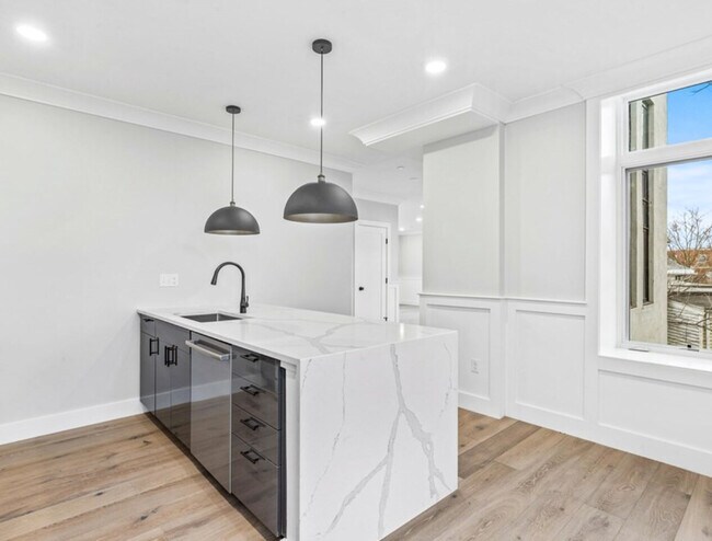 300 Somerville Ave, Unit 300B in Somerville, MA - Building Photo - Building Photo