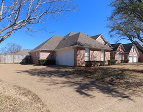 1221 River Bend Dr in Tyler, TX - Building Photo - Building Photo