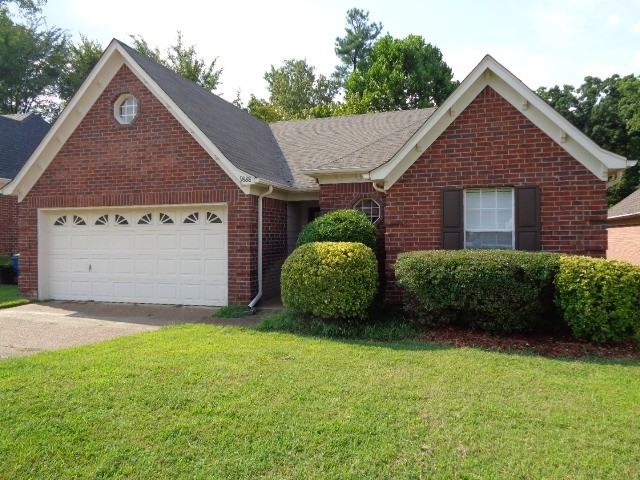 9888 Woodland Bend Dr in Lakeland, TN - Building Photo