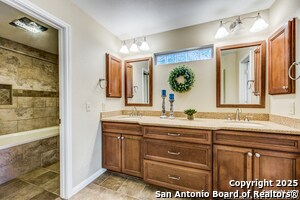 8706 Collingwood in Universal City, TX - Building Photo - Building Photo