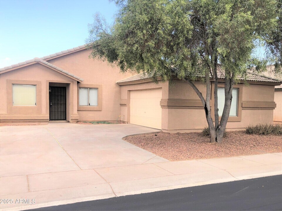 8324 W Catalina Dr in Phoenix, AZ - Building Photo