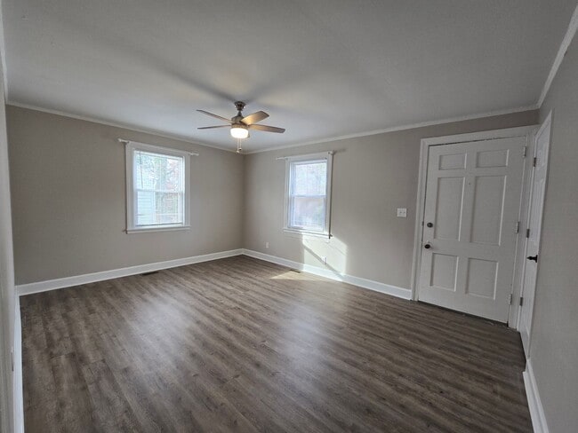 410 Hickory Ave in Sanford, NC - Foto de edificio - Building Photo