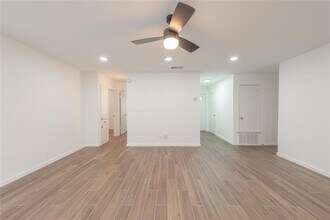 11541 Sandy Loam Trail in Austin, TX - Building Photo - Building Photo