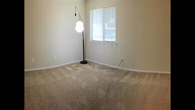 1253 Lakeview Cir, Unit 1253 in Pittsburg, CA - Building Photo - Building Photo