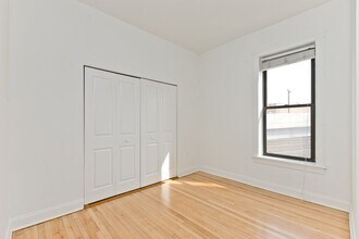 1014 W Roscoe St, Unit 3R in Chicago, IL - Building Photo - Building Photo