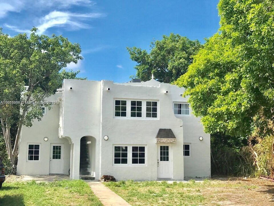 3069 SW 7th St in Miami, FL - Building Photo