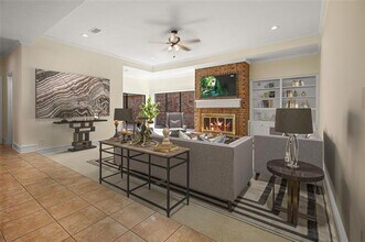 6015 Steamboat Dr in Dallas, TX - Foto de edificio - Building Photo
