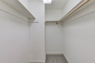 5103 Austin St in Houston, TX - Building Photo