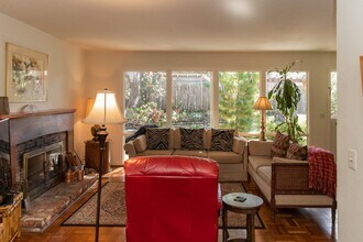 25945 Junipero St in Carmel, CA - Building Photo - Building Photo