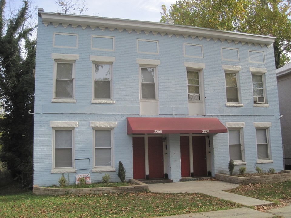 2209 4th Ave in Richmond, VA - Foto de edificio