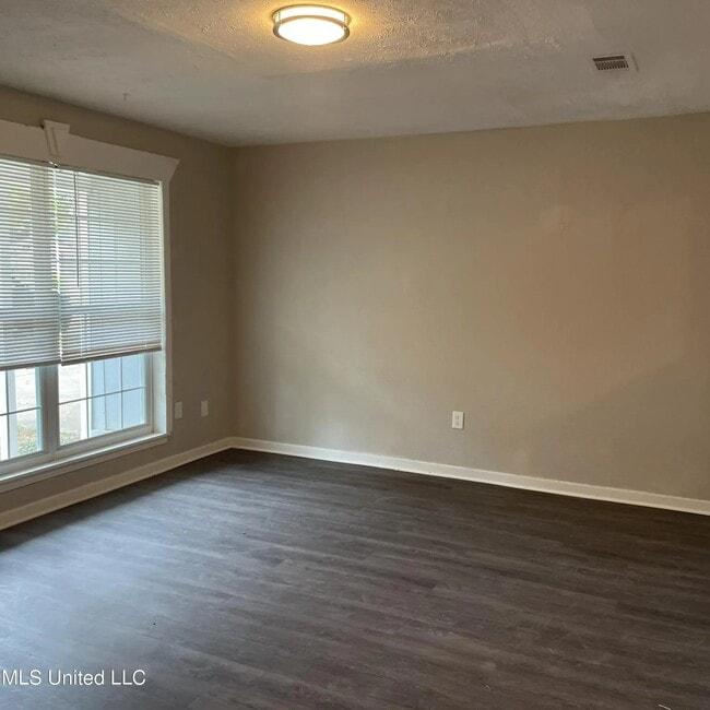 195 Hayes Dr in Jackson, MS - Building Photo - Building Photo