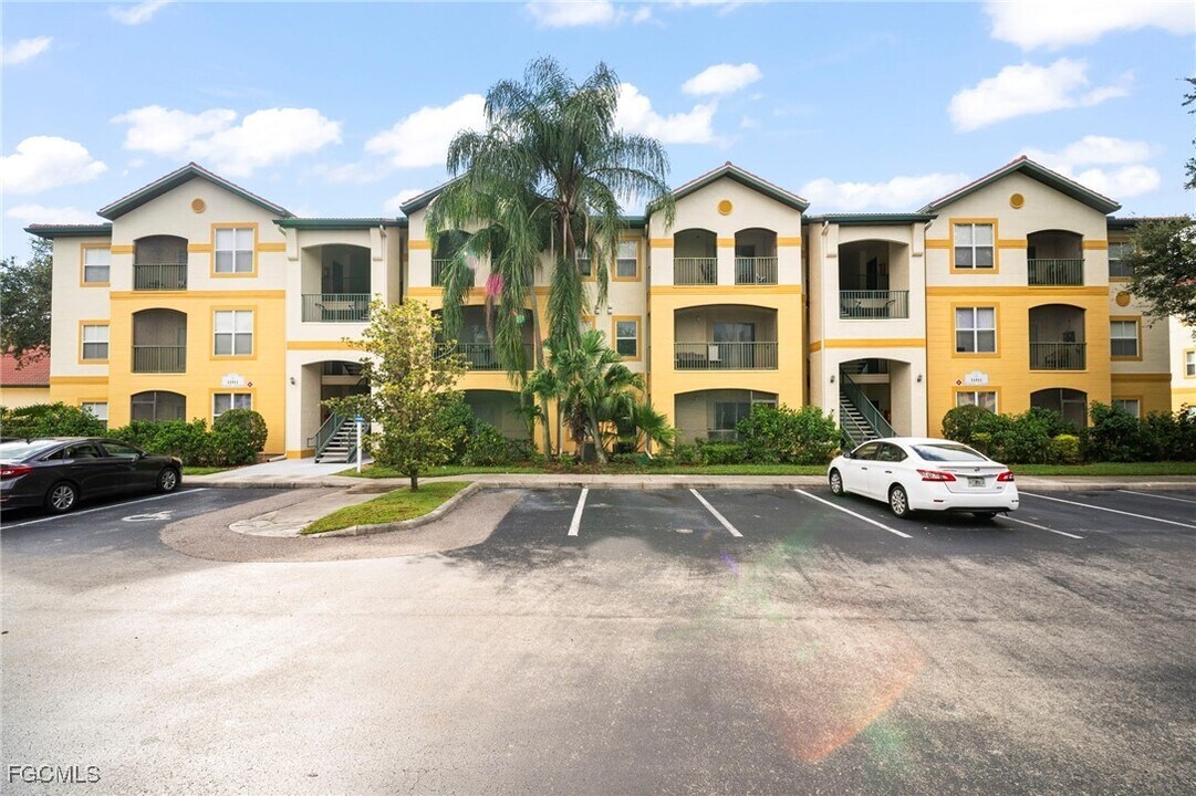 11511 Villa Grand in Ft. Myers, FL - Building Photo