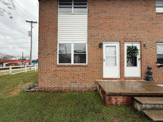 property at 1404 Bloomingdale Rd