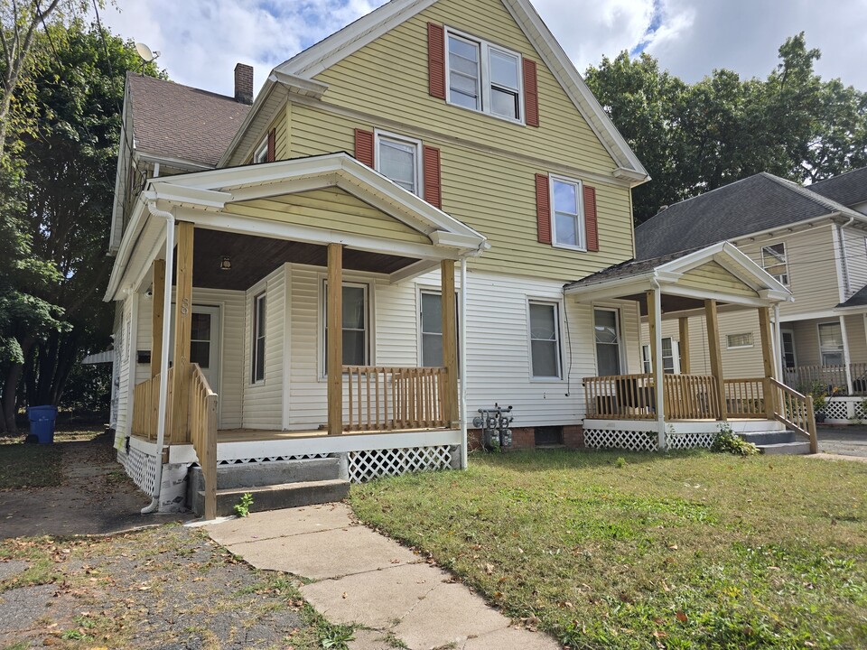 37 Edgerton St in Manchester, CT - Building Photo