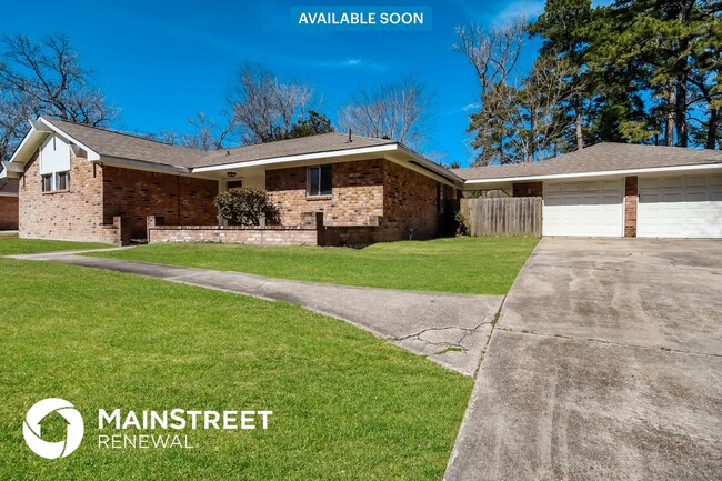 property at 2662 S Woodloch St