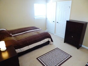 461 Pepper Mill Ln in Norfolk, VA - Building Photo - Building Photo