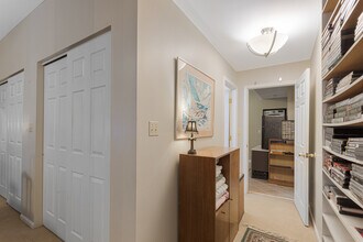 3512 W Leland Ave, Unit Private Suite in Chicago, IL - Foto de edificio - Building Photo