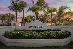 2601 Creekside Dr in Fort Pierce, FL - Building Photo