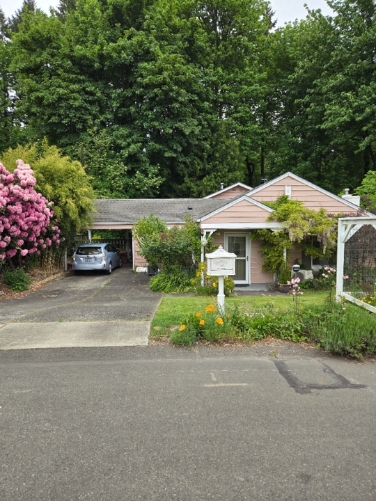 1416 28th Ave SE in Olympia, WA - Building Photo