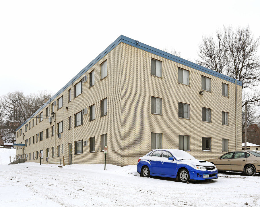 Hidden Valley Apartments in St. Paul, MN - Building Photo