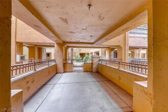 20 Via Mantova in Henderson, NV - Building Photo - Building Photo