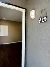 729 S Towne Ave, Unit 729 in Pomona, CA - Foto de edificio - Building Photo