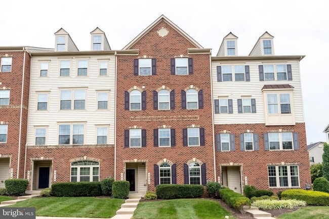 property at 5822 Oakdale Vlg Rd