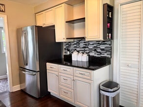 14 Dwight Rd in Newport News, VA - Building Photo - Building Photo