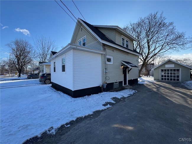 110 Edgemere Rd in Syracuse, NY - Building Photo - Building Photo