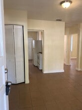 1616 W 11th St in Jacksonville, FL - Foto de edificio - Building Photo