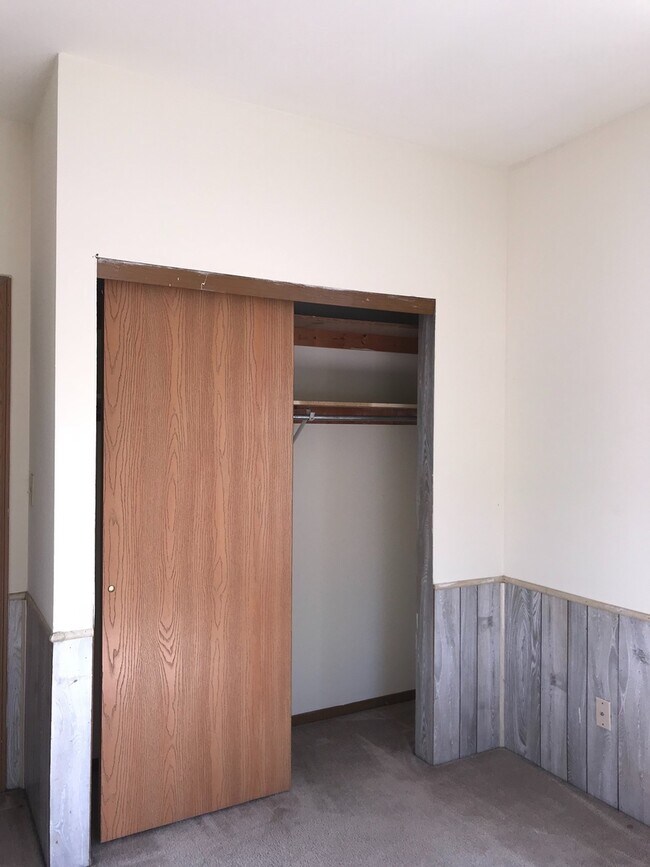property at 220-222-222 E Norwich Ave