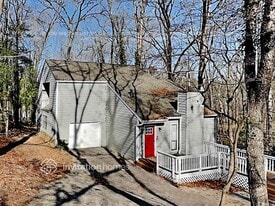 6716 Glenridge Ct in Douglasville, GA - Building Photo