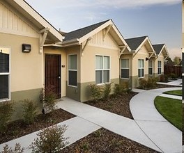 Almond Court in Manteca, CA - Building Photo - Building Photo