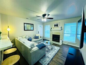 2808 Sunset Strip Dr in Glenn Heights, TX - Building Photo - Building Photo