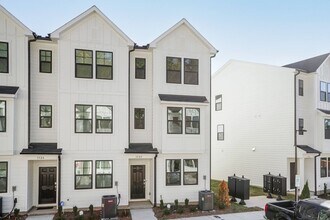 1522 Crescent Townes Wy in Raleigh, NC - Building Photo - Building Photo