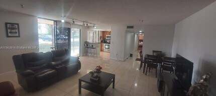 665 NE 195th St-Unit -119 in Miami, FL - Building Photo - Building Photo