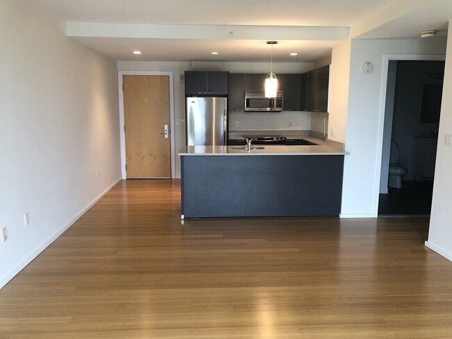 2 Earhart St in Cambridge, MA - Building Photo - Building Photo
