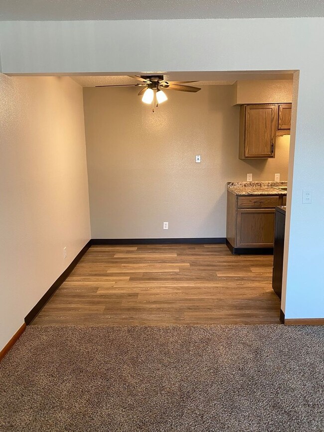 Colby Apartments in Waterloo, IA - Building Photo - Building Photo